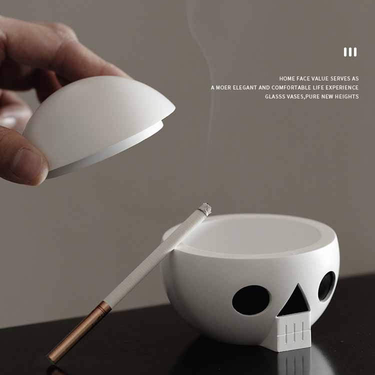 Skull - Shaped Ashtray with Lid, Stylish and Edgy Cigarette Ashtray